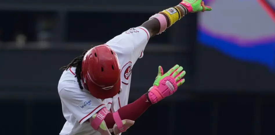 Elly De La Cruz abre con su jonrón 19, Rojos vencen a Atléticos para barrer