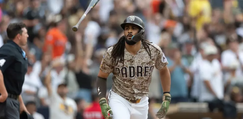 Tatis Jr. y Hays batean jonrones e impulsan a Padres a vencer 7-2 a Astros
