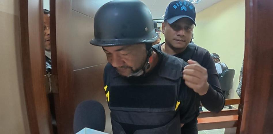 Envían a prisión por un año a presunto responsable de triple muerte en Villa Jaragua