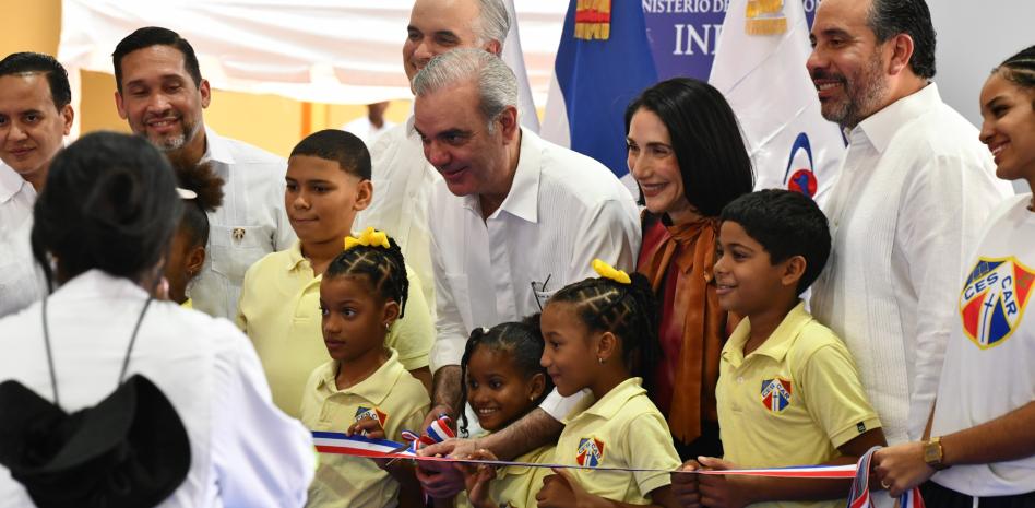Abinader agota agenda con silencio sepulcral ante expulsión de diplomáticos cubanos