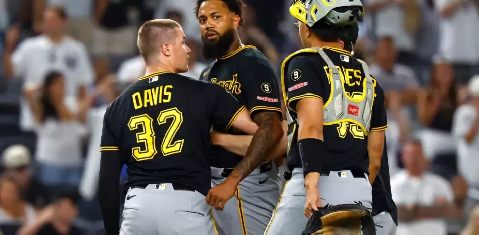 D-Backs suben al relevista Dennis Santana; Philip Abner es designado para asignación