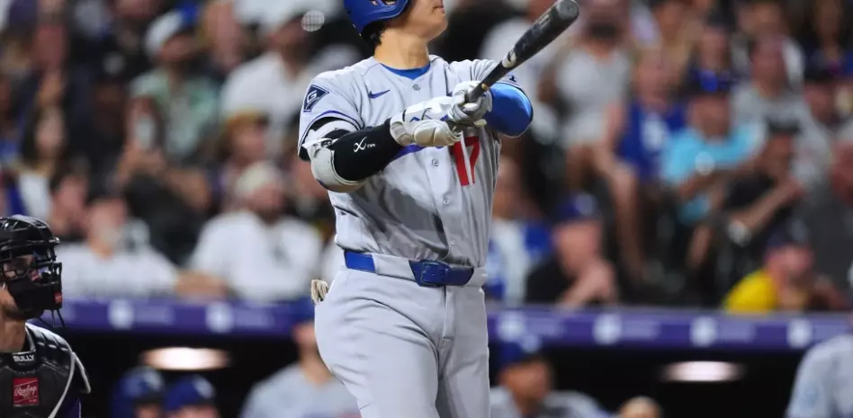 Ohtani batea 2 cuadrangulares y los Dodgers vencen a los Rockies en Coors Field