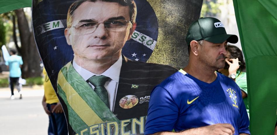 Bolsonaro desafía a Lula a enfrentarlo en un debate televisivo antes de las elecciones