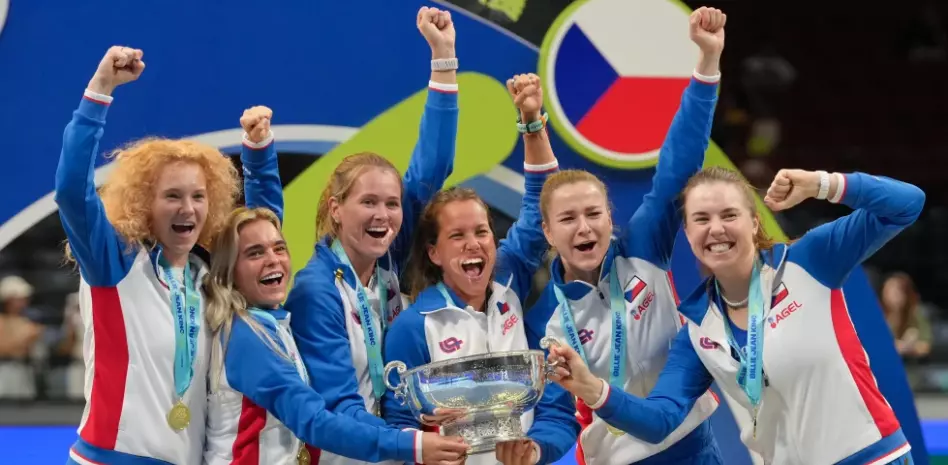 Noskova y Muchova le brindan a Chequia el título de la Copa Billie Jean King