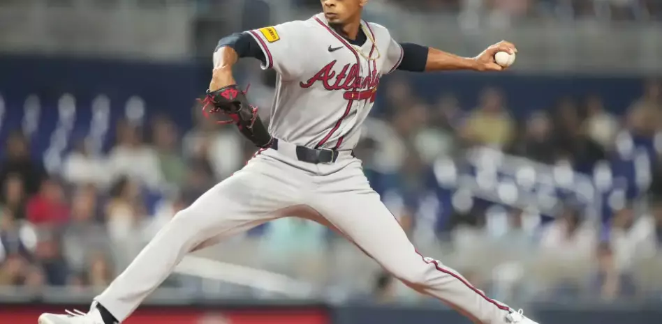 Ray Kerr será el abridor de los Bravos para el decisivo juego de la serie de comodines