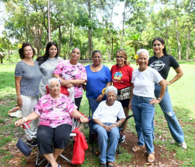 Las familias se reunieron en el parque Mirador Sur para celebrar el Día de las Madres