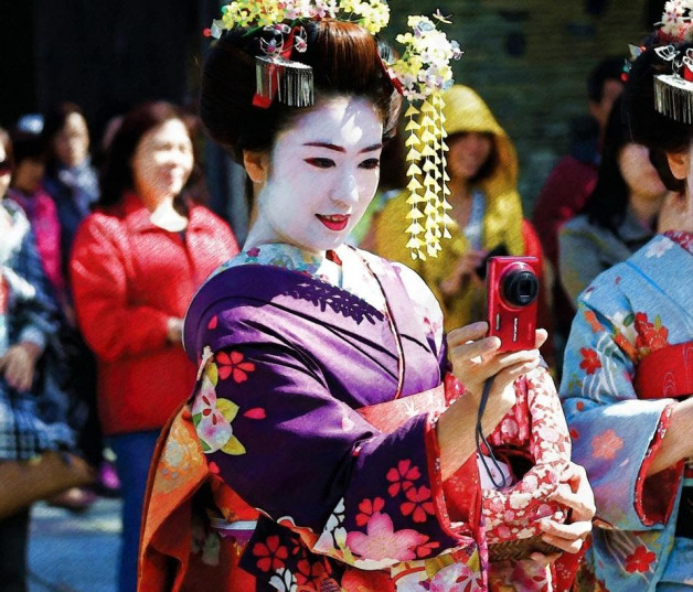 Fotografía muestra geisha.