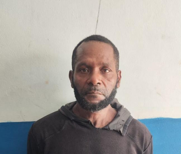 Los agentes arrestaron al nombrado Diones Altagracia, dominicano, mayor de edad.