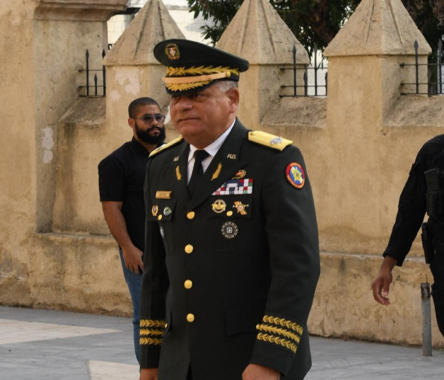 Teniente general Carlos Antonio Fernández Onofre.