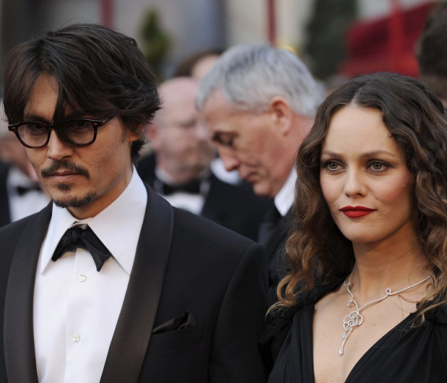 Foto de archivo de Johnny Depp junto a su exposa Vanessa Paradis. Fuente: Vanity Fair.