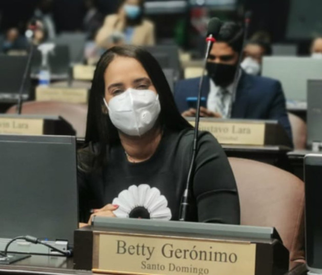 Betty Gerónimo en su curul en la Cámara de Diputados, cargo que asumirá a partir del próximo 16 de agosto.