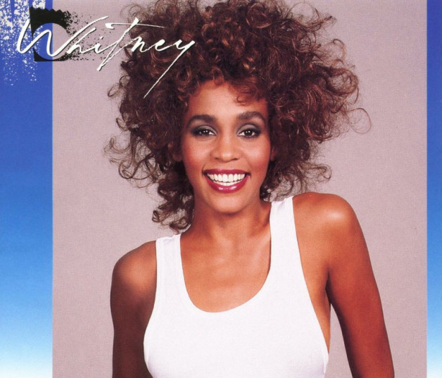 En esta imagen difundida por Arista Records, la portada del álbum "Whitney" de Whitney Houston. (Arista Records vía AP)