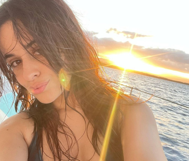 Camila Cabelle, de 24 años, usó Instagram el 10 de enero para compartir sensuales fotos en bikini de su viaje a República Dominicana.