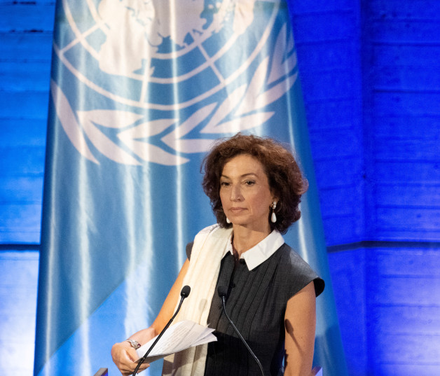 La Directora General de la UNESCO, Audrey Azoulay, pronuncia un discurso para anunciar la solicitud de Estados Unidos de regresar a la institución, en la sede de la UNESCO en París, el 12 de junio de 2023.