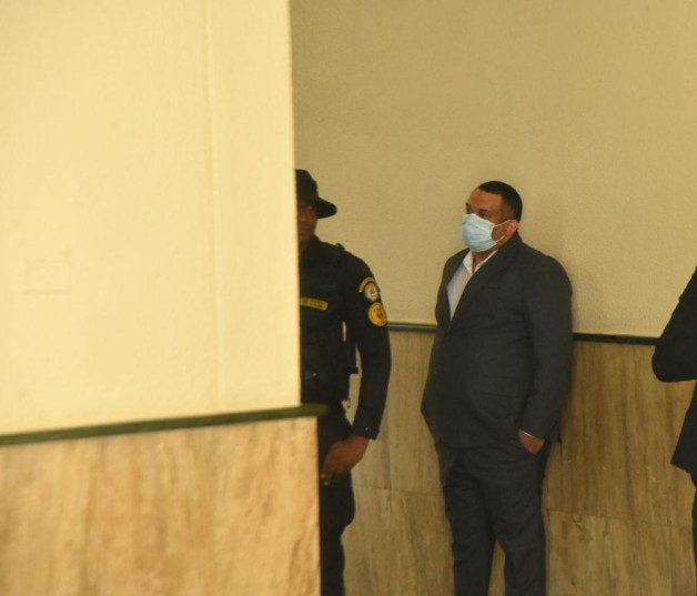 El delator Raúl Girón Jiménez en uno de los descansos del juicio preliminar, donde ya los imputados están haciendo declaraciones finales.