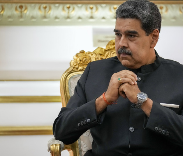El presidente venezolano Nicolás Maduro asiste a una reunión en el palacio presidencial de Miraflores en Caracas, Venezuela, el 20 de febrero de 2024.