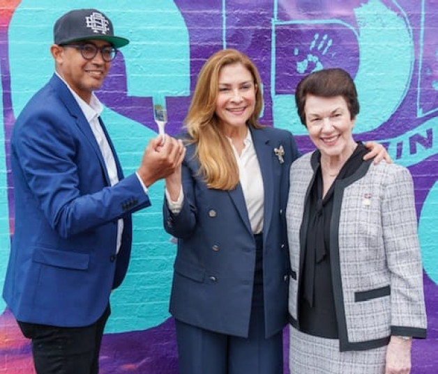 La embajadora de  República Dominicana en Estados Unidos, Sonia Guzmán junto a la alcaldesa del Distrito Nacional, Carolina Mejía.