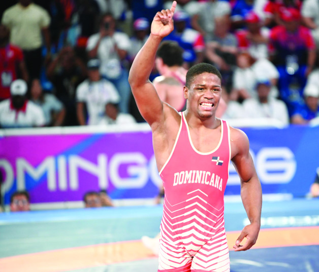 Jonathan Elisee es todo júbilo tras lograr la presea de bronce en los Centroamericanos