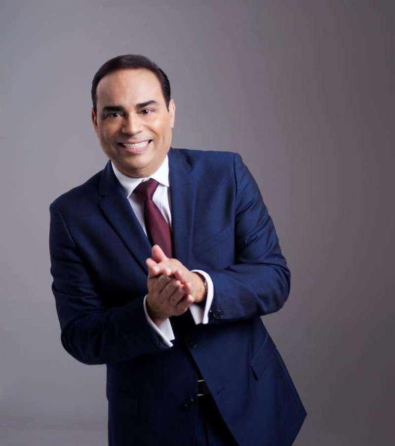 Gilberto Santa Rosa interpretará temas de Johnny Pacheco en Premio Lo Nuestro, este jueves.