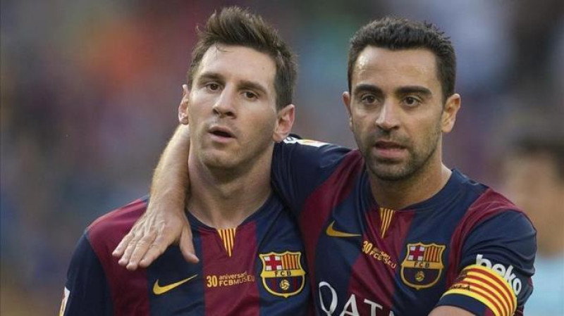 Foto de archivo de Messi y Xavi cuando jugaban juntos en el FC Barcelona.