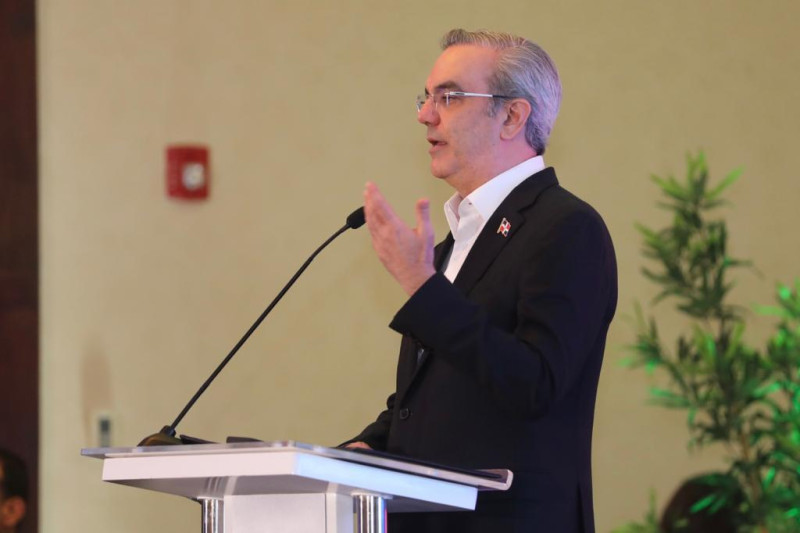 El presidente Luis Abinader habla durante la implementación del Sistema Único de Gestión de Pagos (Sugep) y el índice del Control Interno (ICI), de la Contraloría General de la República.