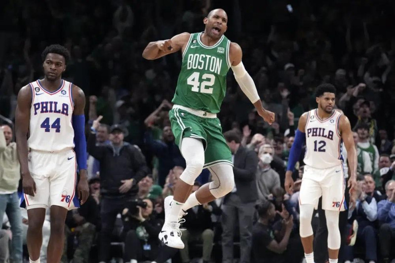 Al Horford tendrá otras dos temporadas para intentar ganar el anillo de la NBA con los Celtics de Boston.
