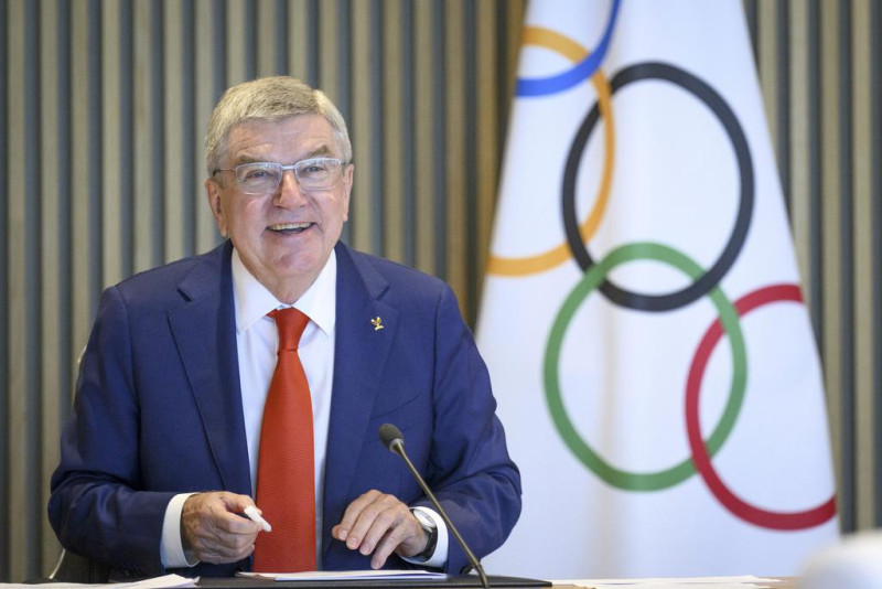 El presidente del Comité Olímpico Internacional (COI), Thomas Bach, habla en la apertura de la reunión de la junta directiva del COI en la Casa Olímpica, en Lausana, Suiza, el martes 20 de junio de 2023.