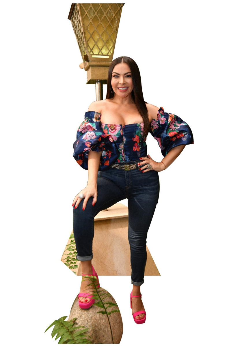 Reymarvi Rojas, más conocida como La Beba Rojas (Caracas, 25 de septiembre de 1975), es una presentadora de televisión, humorista, actriz abogada y modelo venezolana.