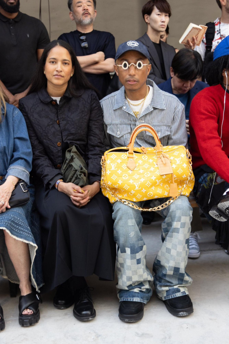 Pharrell con bolso Louis Vuitton de un millón de euros