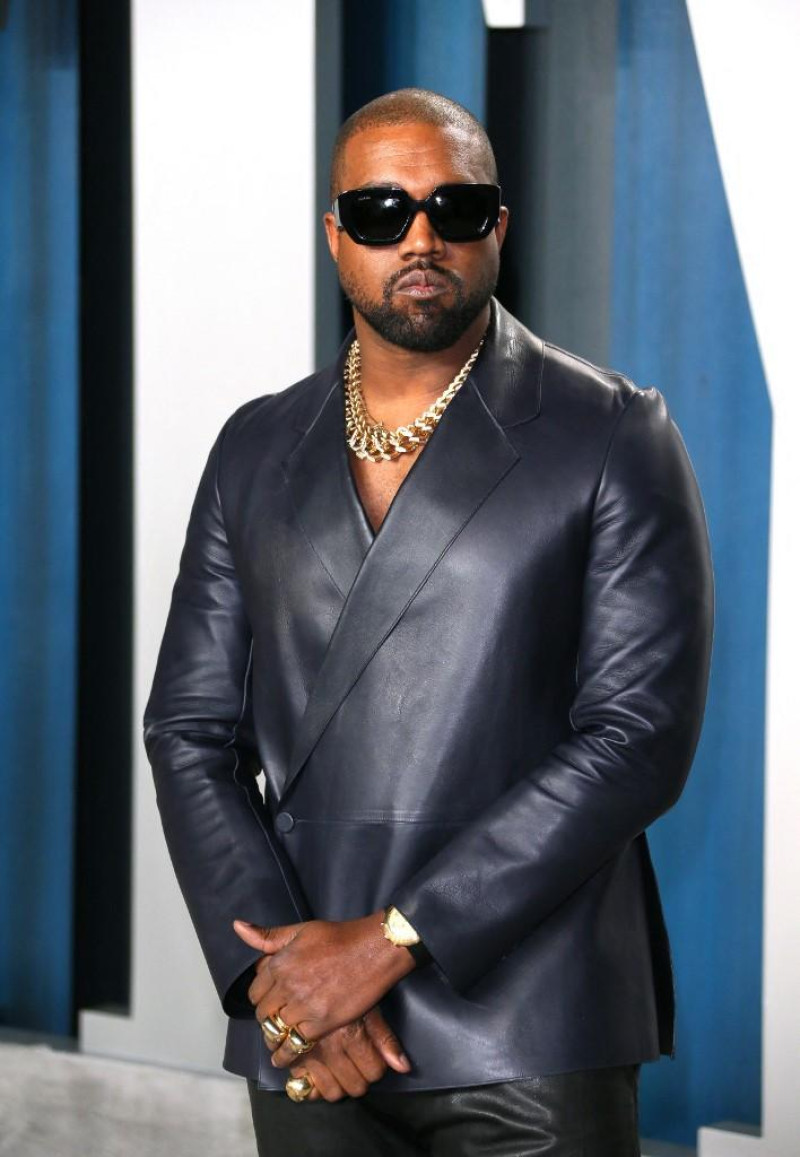 Kanye West asiste a la fiesta de los Oscar de Vanity Fair 2020 luego de la 92a entrega anual de los Oscar en el Centro de Artes Escénicas Wallis Annenberg en Beverly Hills el 9 de febrero de 2020.
