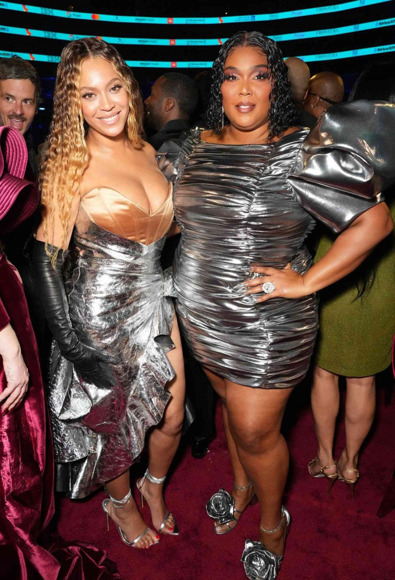 Beyoncé y Lizzo en los Grammy 2023
