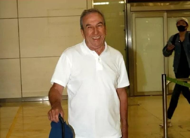 José Luis Perales en el Aeropuerto Adolfo Suárez Madrid-Barajas.