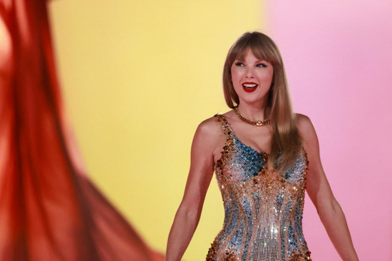 La cantautora estadounidense Taylor Swift se presenta durante su Eras Tour en el estadio Sofi en Inglewood, California, el 7 de agosto de 2023.