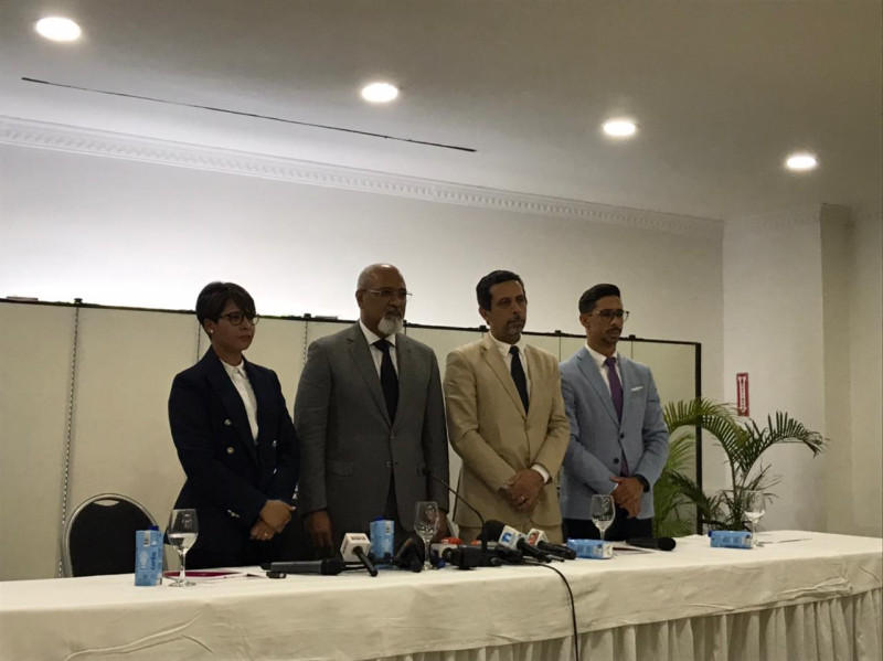 Emery Rodríguez, Pedro Balbuena, Santiago Rodríguez y Chanel Liranzo, abogados de José Ramón Peralta