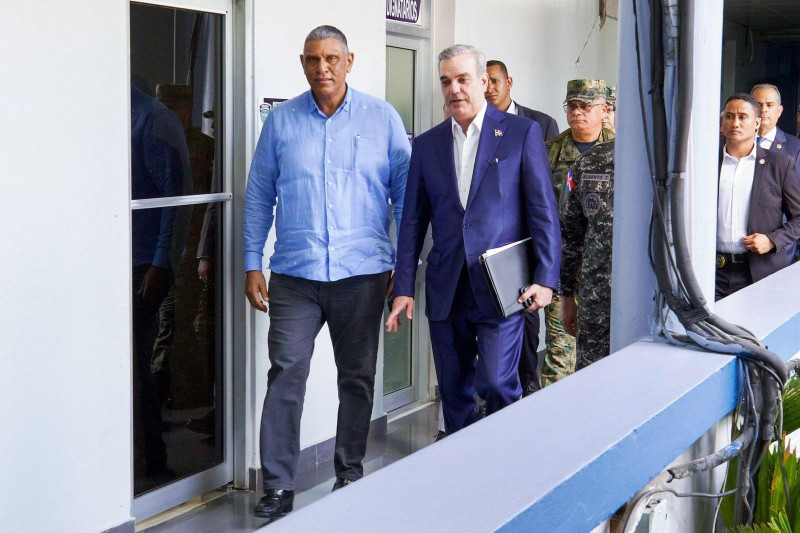 El presidente Luis Abinader encabezó la mesa de trabajo en la Policía Nacional.