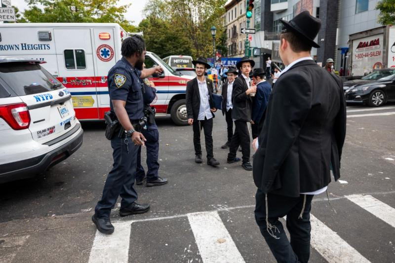 La Policía de NY custodia las calles y avenidas como medida preventiva.