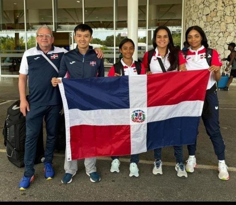Delegación de Tenis de Mesa que partió hacia los Juegos Panamericanos.