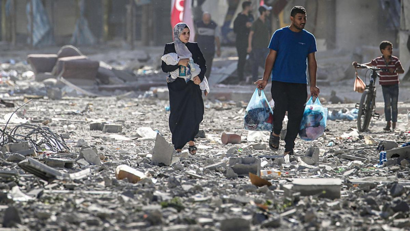Los bombardeos de Israel dificultan la asistencia humanitaria en Gaza.