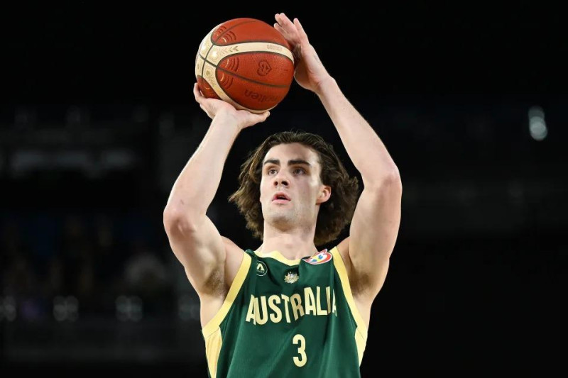 Josh Giddey estuvo con el equipo de Australia en la pasada Copa del Mundo de baloncesto.