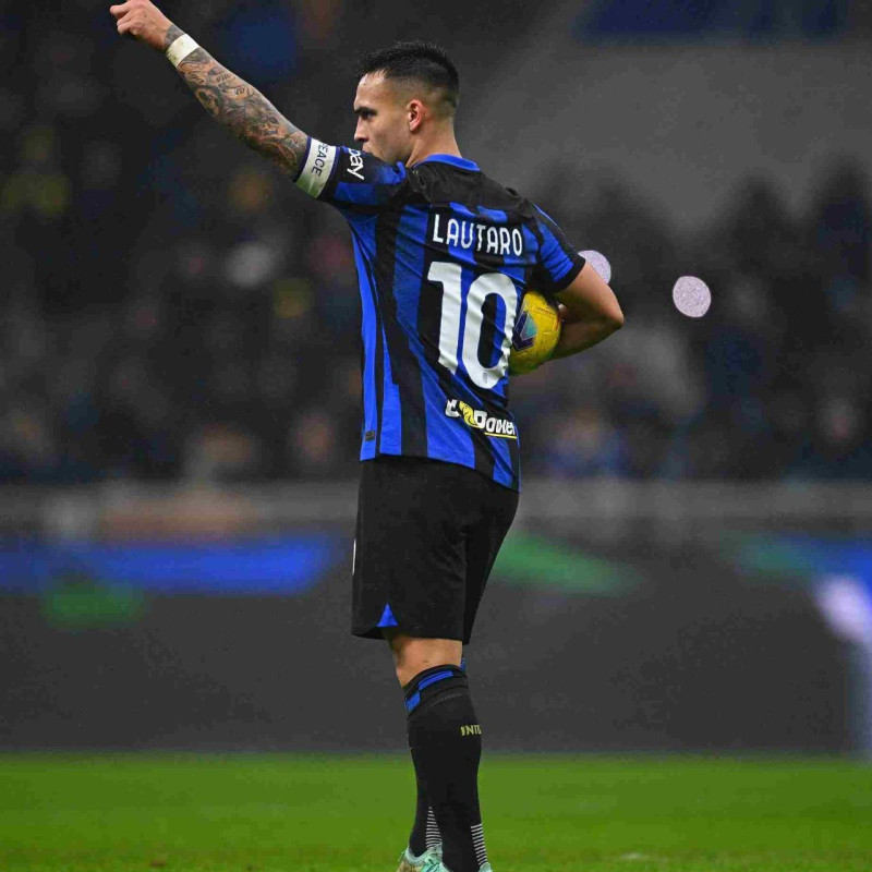 Lautaro Martínez celebra luego de la emocionante goleada del Inter al Udinese.