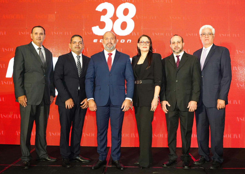 Darío Muñoz, Peter Cabrera, Héctor Rodríguez Ureña, Katty Reyes, Gustavo Domingo y Silvestre Aybar.
