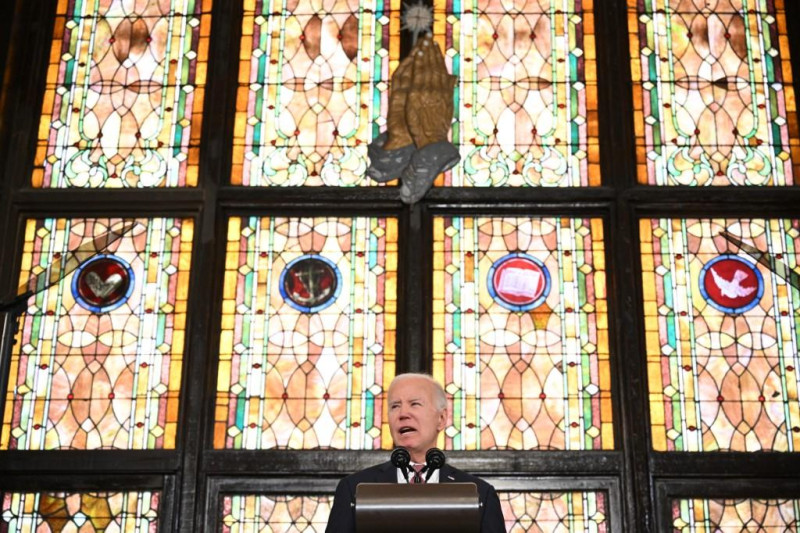 Joe Biden habla en un acto de campaña en la iglesia Mother Emanuel AME de Charleston, Carolina del Sur, el 8 de enero de 2024