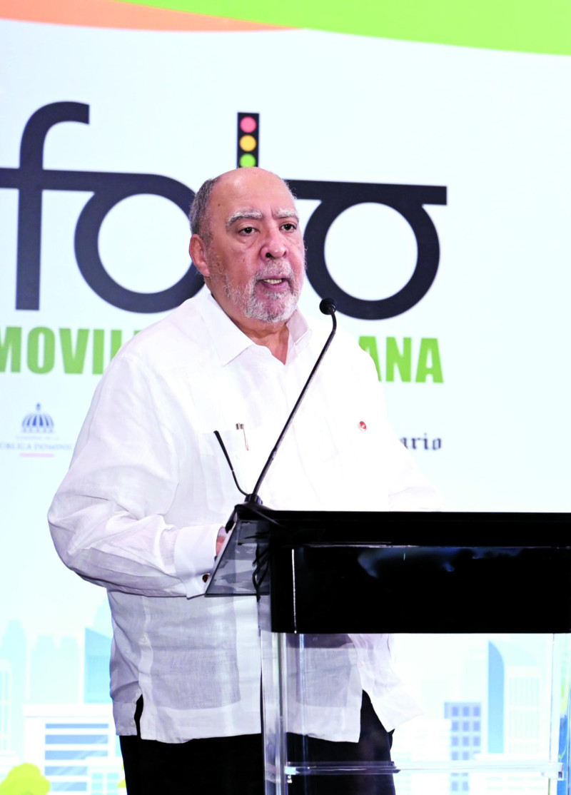 Julio Sánchez Maríñez, rector de Intec cuando exponía en el Foro sobre Movilidad Urbana, convocado por el Listín Diario.