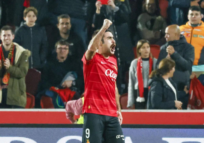 Abdón Prats anotó dos de los tres goles del Mallorca en su triunfo sobre el Girona.