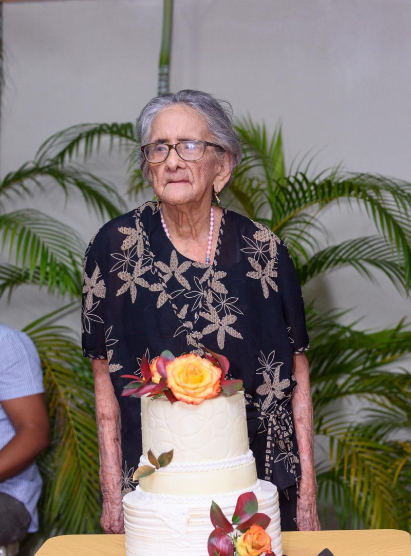 Lidia Esperanza Vilorio Ubiera de Morales celebrando sus 99 años.