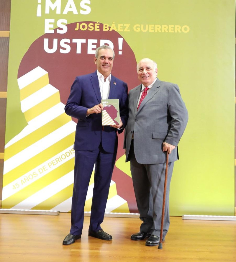 El presidente de la República Luis Abinader y José Báez Guerrero.