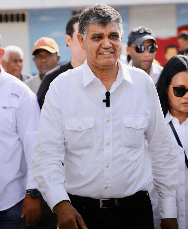 Ayer (domingo), el dirigente perremeísta fue electo alcalde de Santo Domingo Oeste tras lograr 63,042 votos a su favor (68.64%).