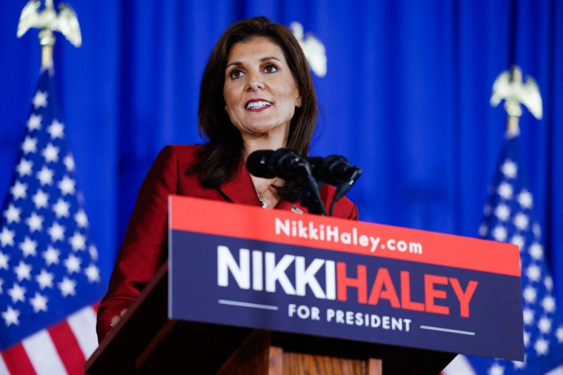 La aspirante republicana a la presidencia de EE.UU., Nikki Haley, habla en la noche electoral en Charleston, Carolina del Sur, el 24 de febrero de 2024