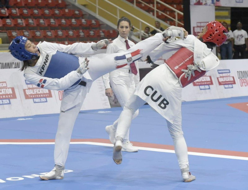 Un momento de uno de los combates del certamen de taekwondo que se celebra en el país.