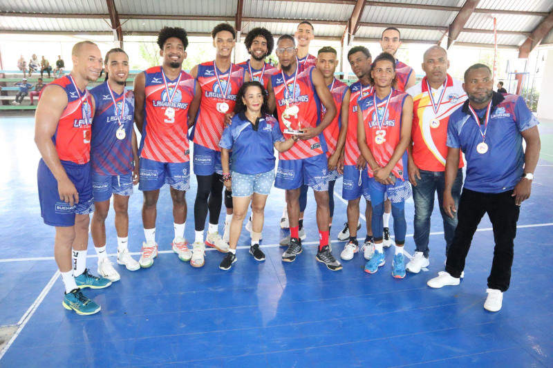Los Laguneros de Cabral, Barahona, campeones nacionales de voleibol superior.